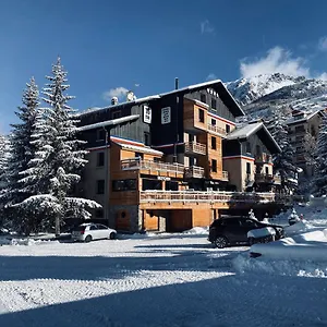 16 | 150 Montagne&spa Nuxe Francia